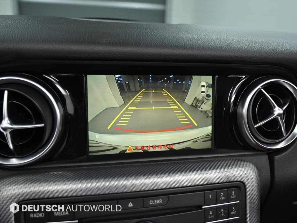Mercedes-Benz SLC-Class — photo 15