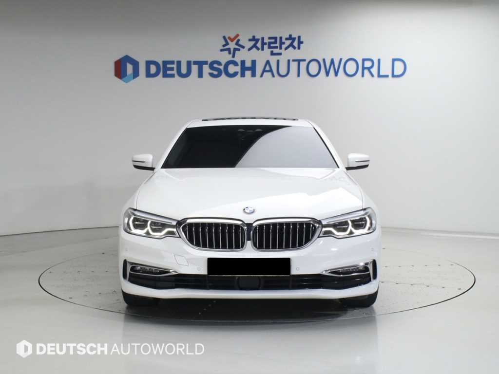 BMW 5-Series — photo 03