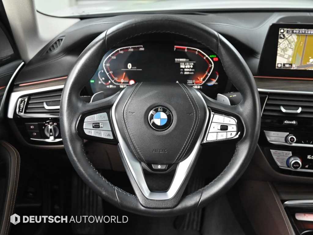 BMW 5-Series — photo 13