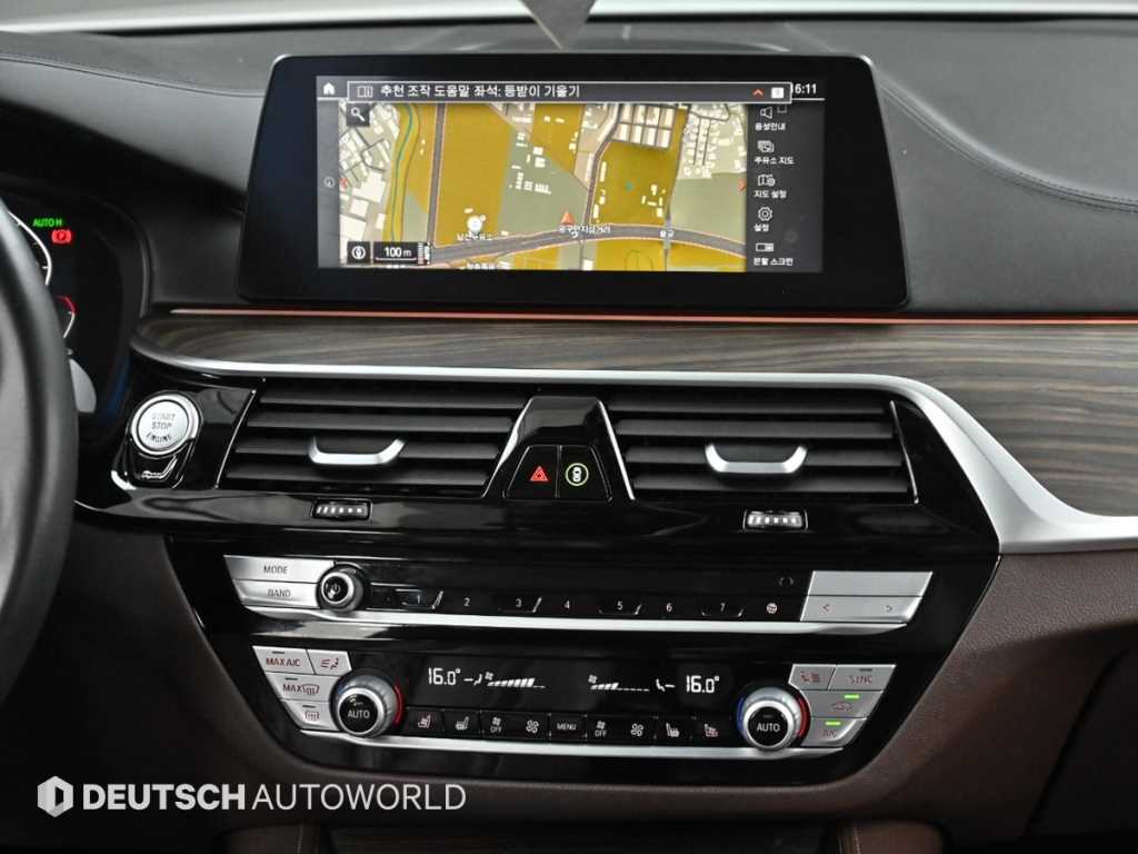 BMW 5-Series — photo 14