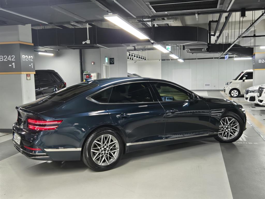 Genesis G80 — photo 04