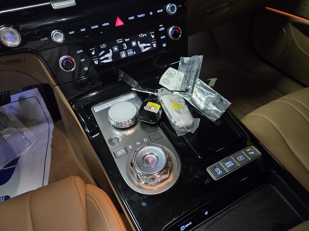 Genesis G80 — photo 16