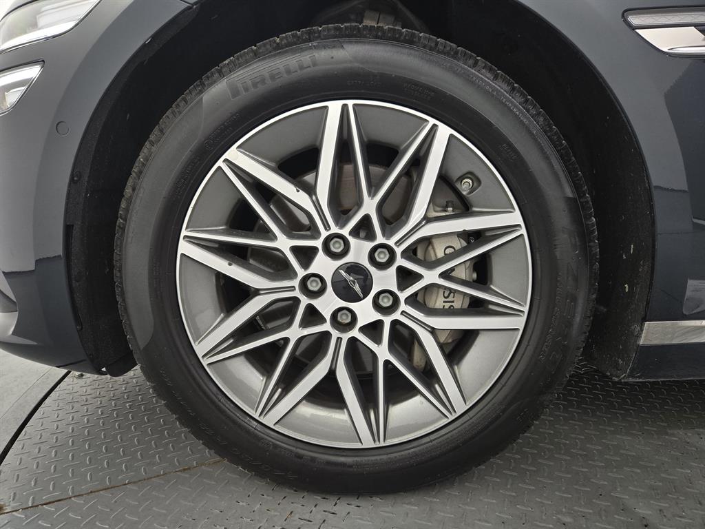Genesis G80 — photo 20