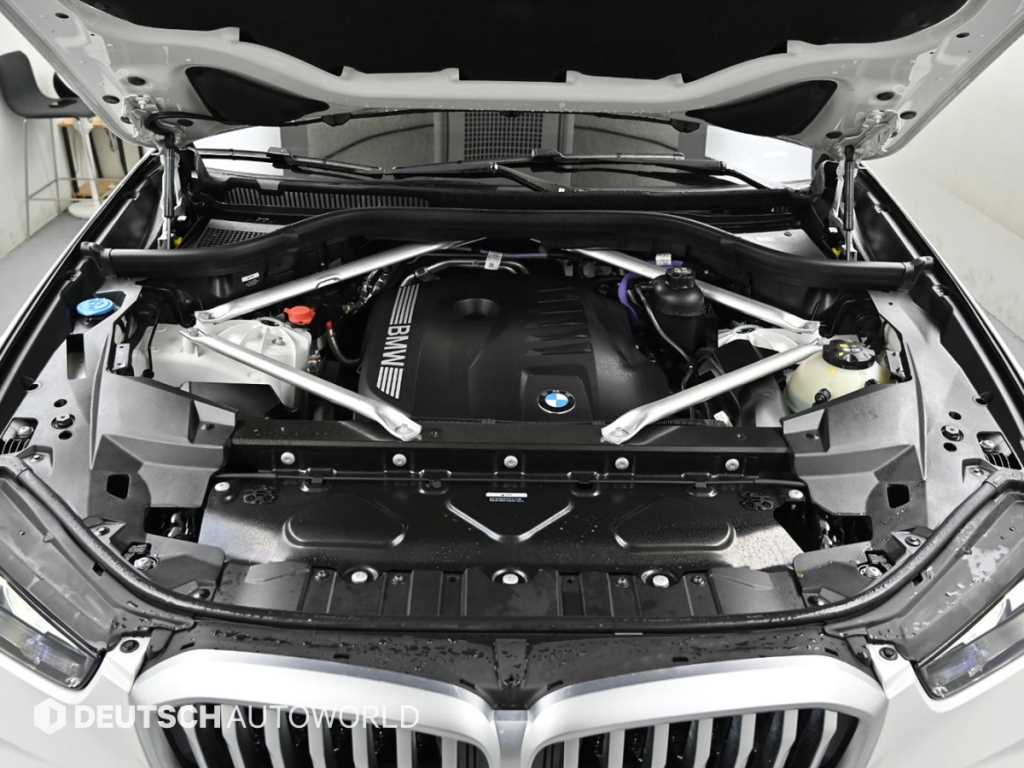 BMW X5 — photo 06