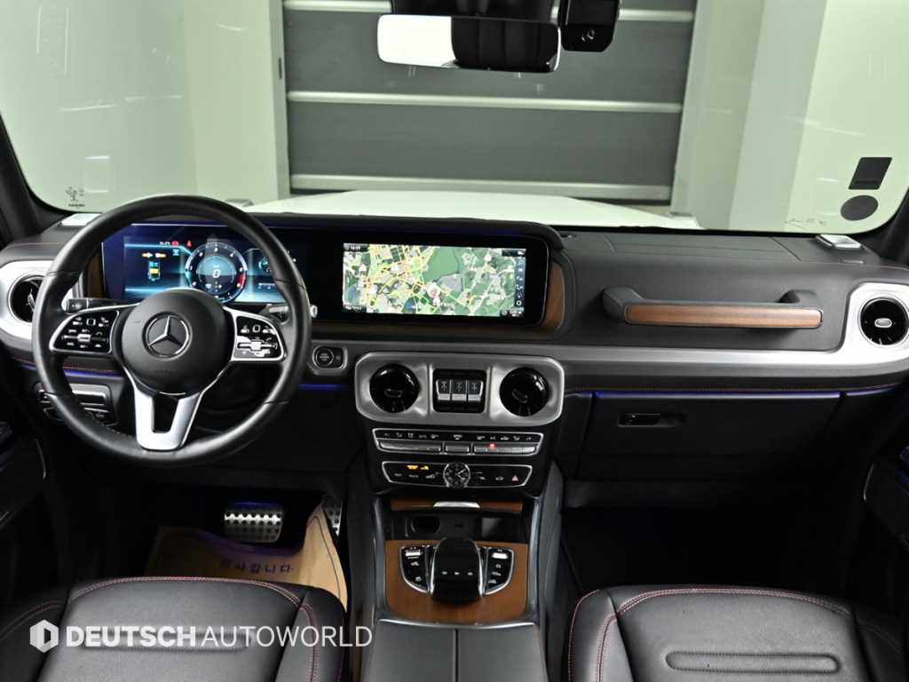 Mercedes-Benz G-Class — photo 07