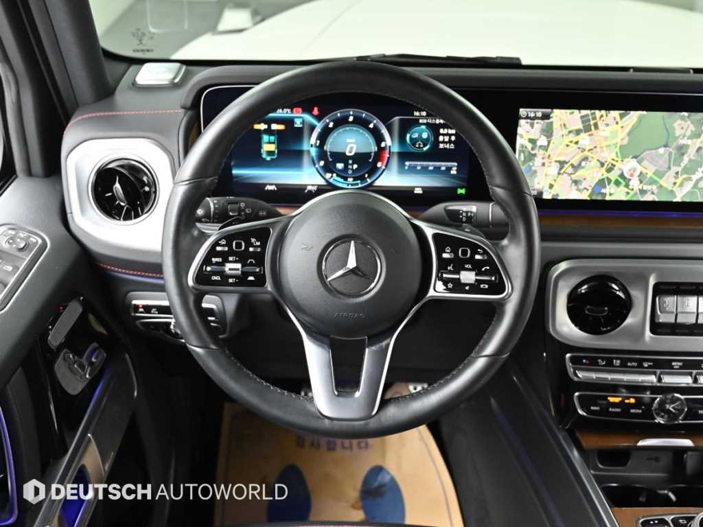 Mercedes-Benz G-Class — photo 13