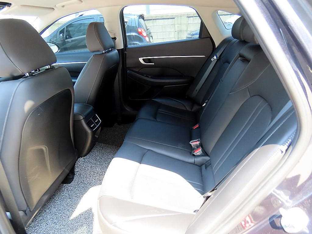 Hyundai Sonata — photo 06