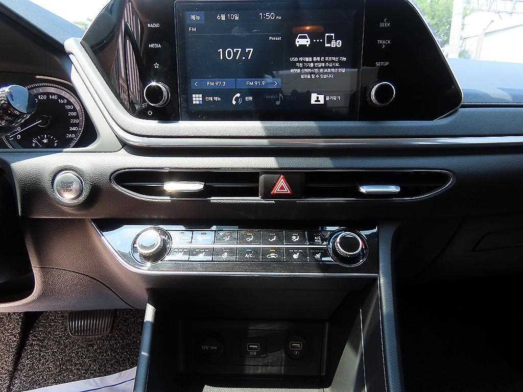 Hyundai Sonata — photo 13
