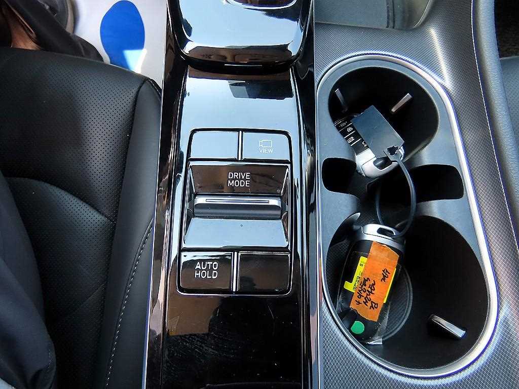 Hyundai Sonata — photo 14