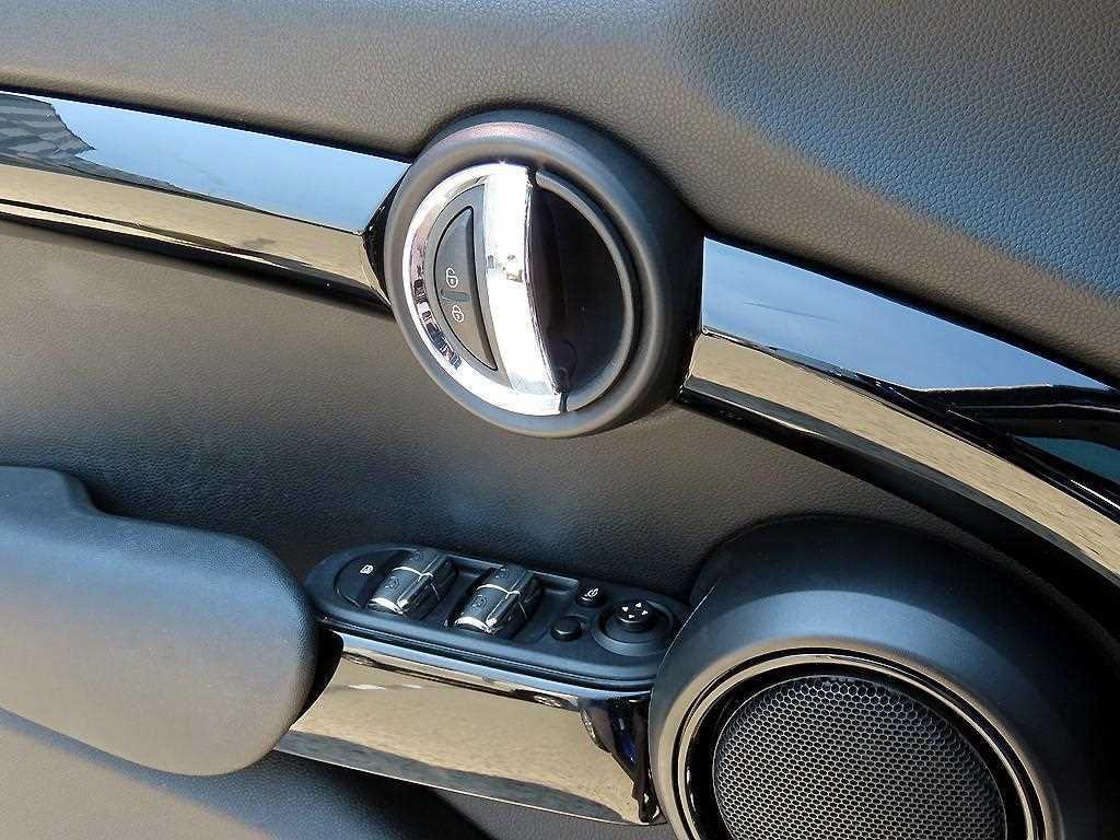 Mini Cooper — photo 12