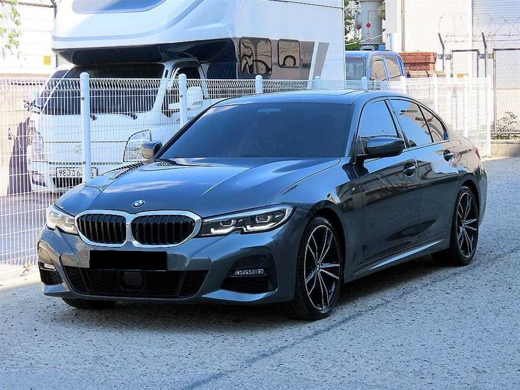 BMW 3-Series — photo 02