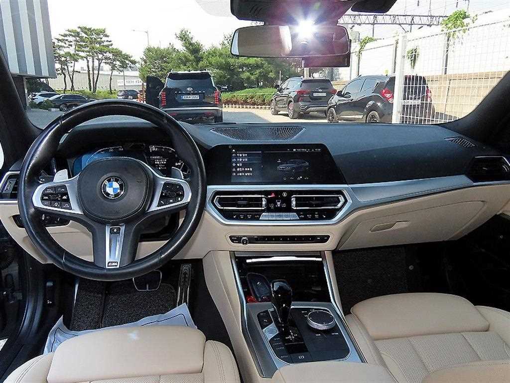 BMW 3-Series — photo 07