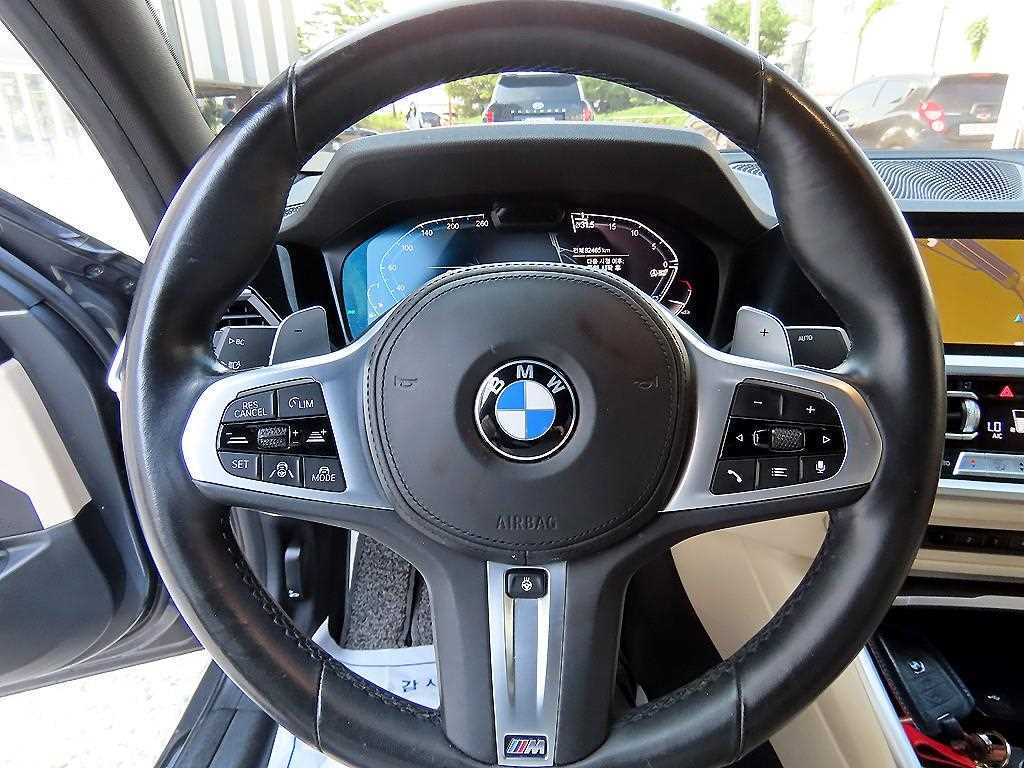 BMW 3-Series — photo 08
