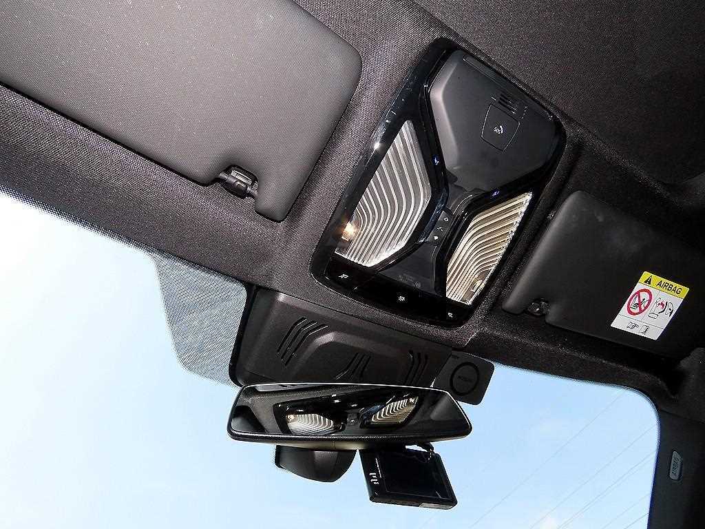 BMW 3-Series — photo 15