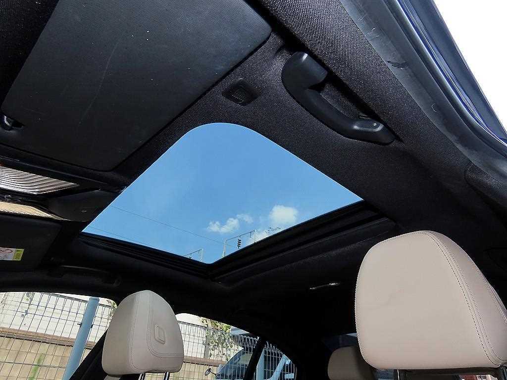 BMW 3-Series — photo 18