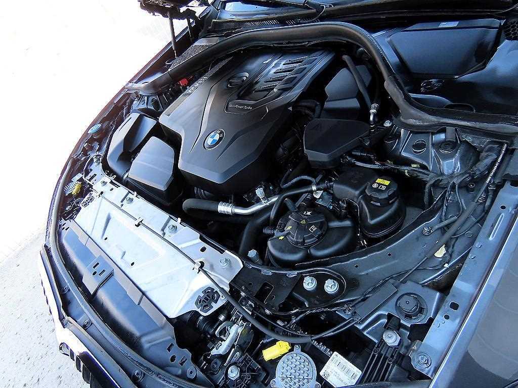 BMW 3-Series — photo 19