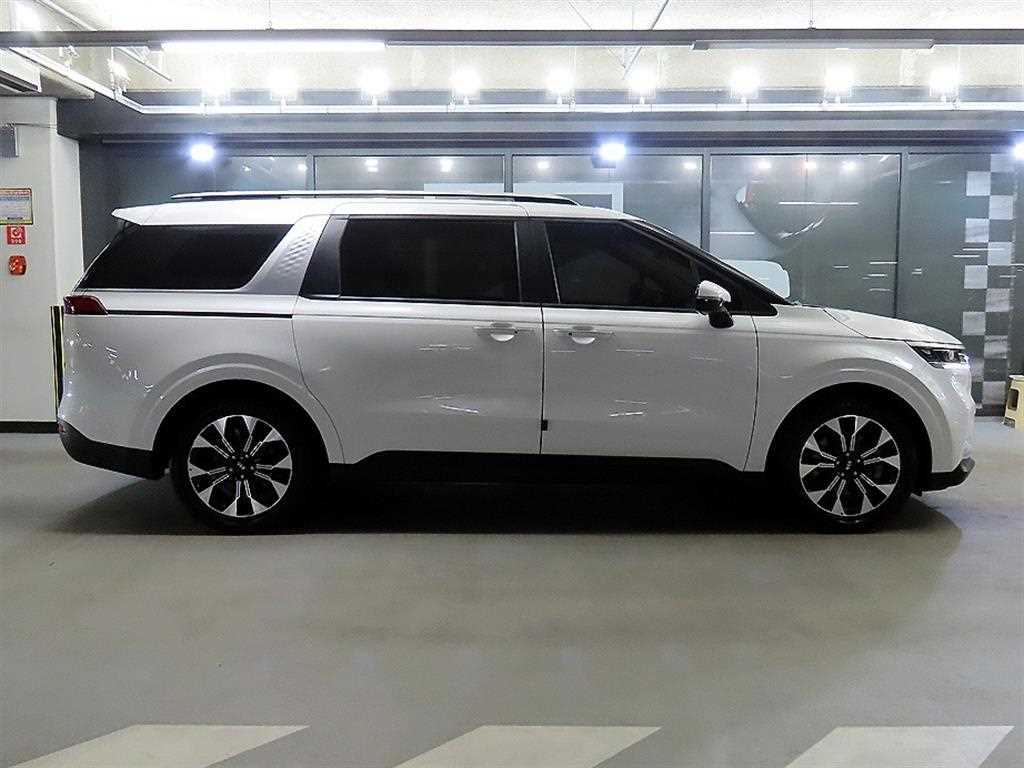 Kia Carnival — photo 03