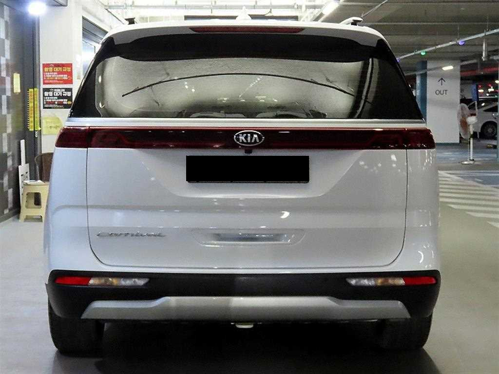 Kia Carnival — photo 05