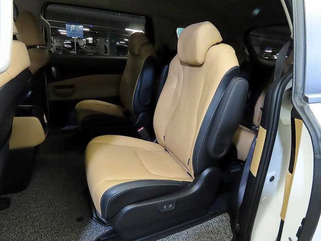 Kia Carnival — photo 07