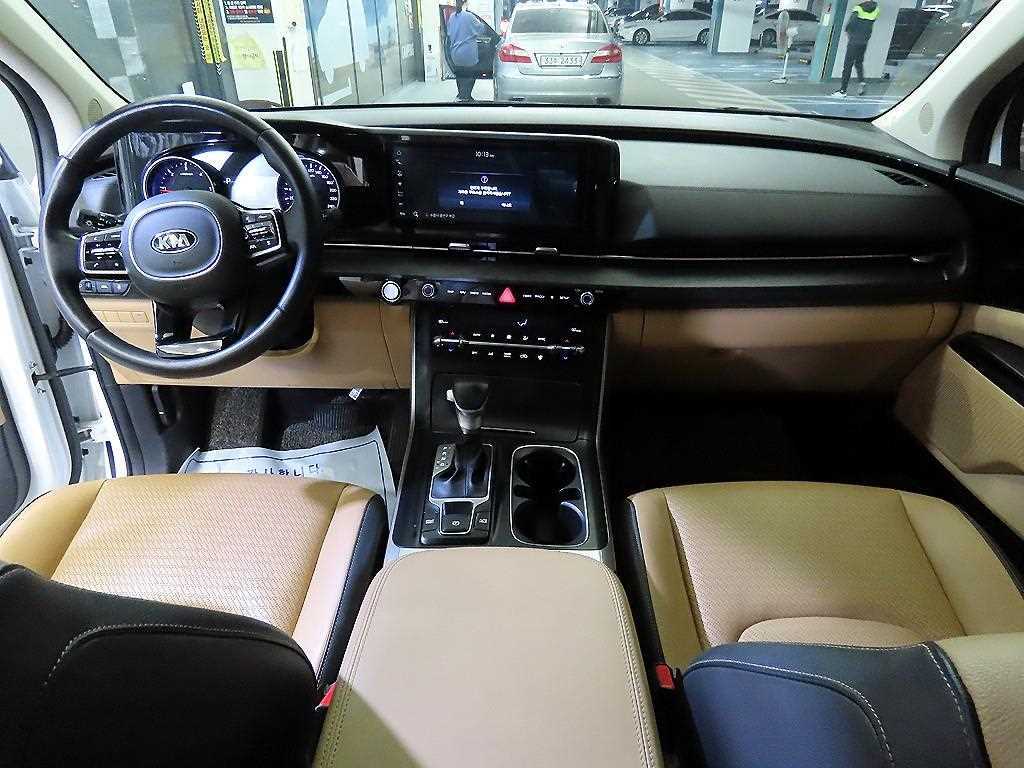 Kia Carnival — photo 10