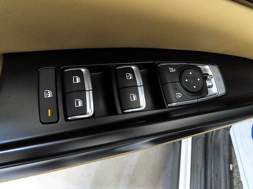 Kia Carnival — photo 13