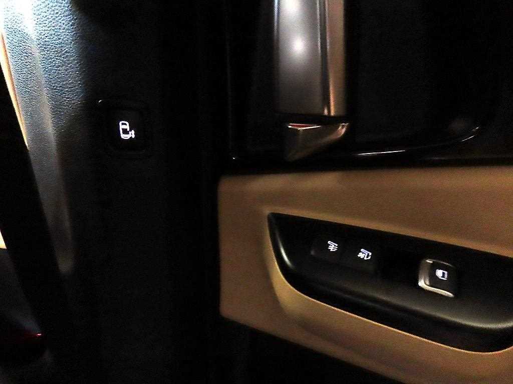 Kia Carnival — photo 15