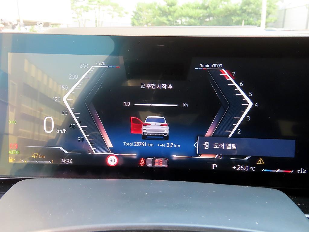 BMW X5 — photo 09