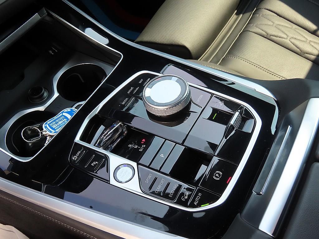 BMW X5 — photo 11