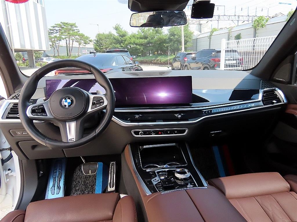 BMW X5 — photo 07