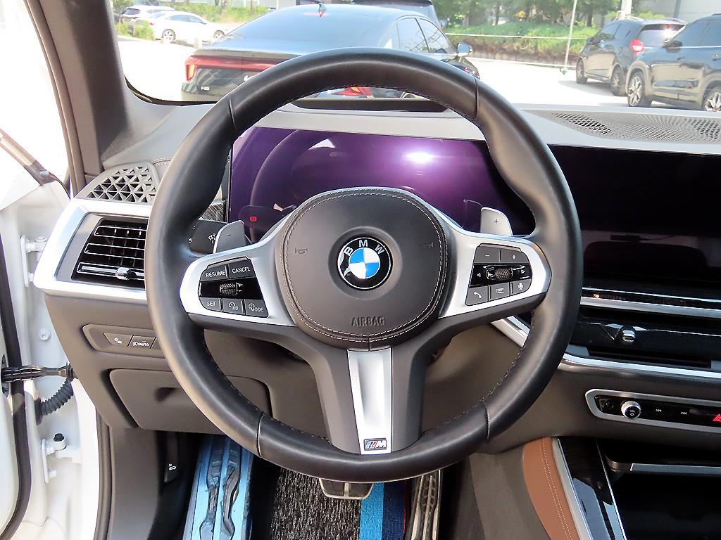 BMW X5 — photo 08