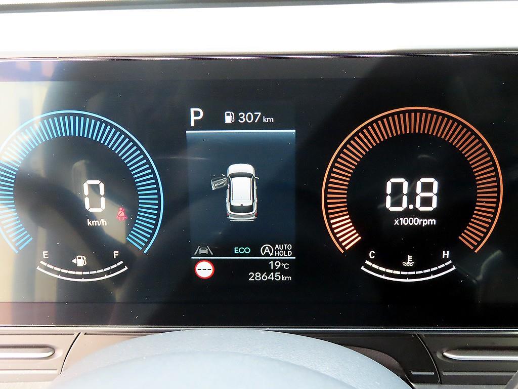 Hyundai Kona — photo 09