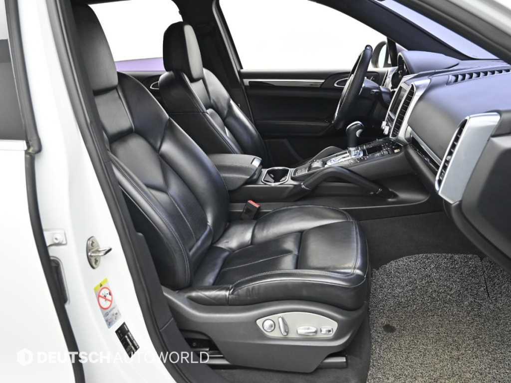 Porsche Cayenne — photo 10
