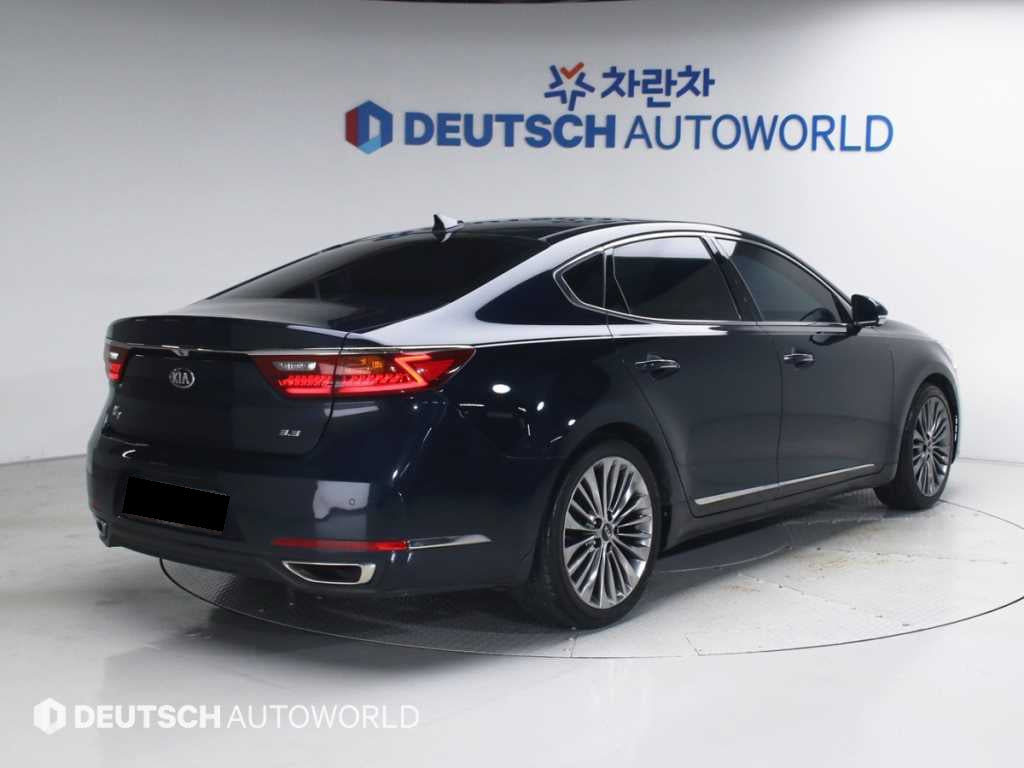 Kia K7 — photo 02