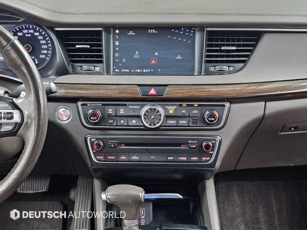 Kia K7 — photo 14