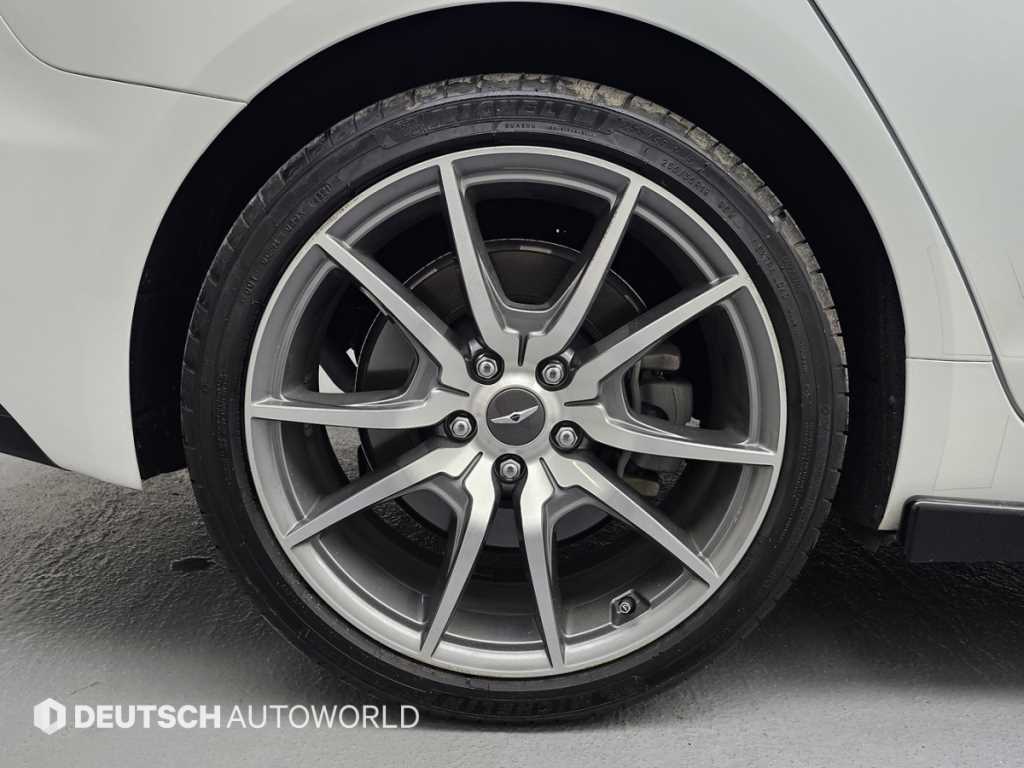 Genesis G70 — photo 05
