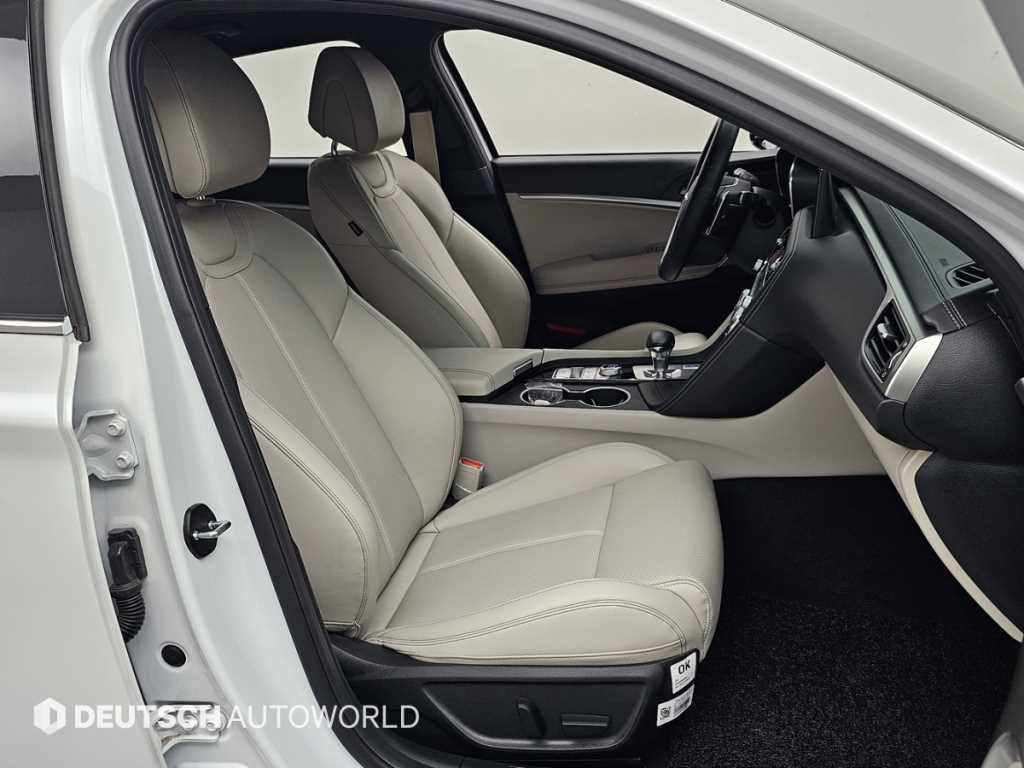 Genesis G70 — photo 10