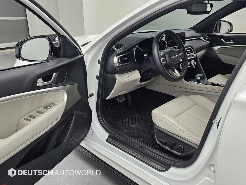 Genesis G70 — photo 11