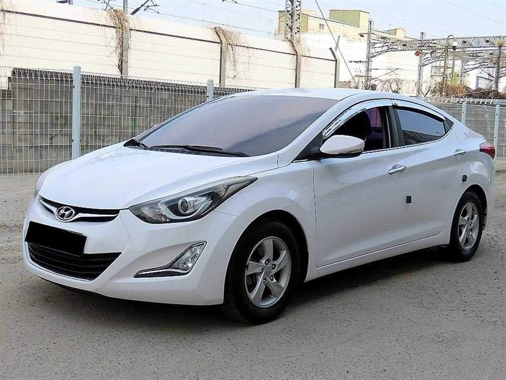 Hyundai Avante — photo 02