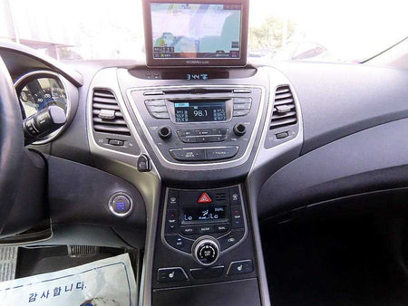 Hyundai Avante — photo 13