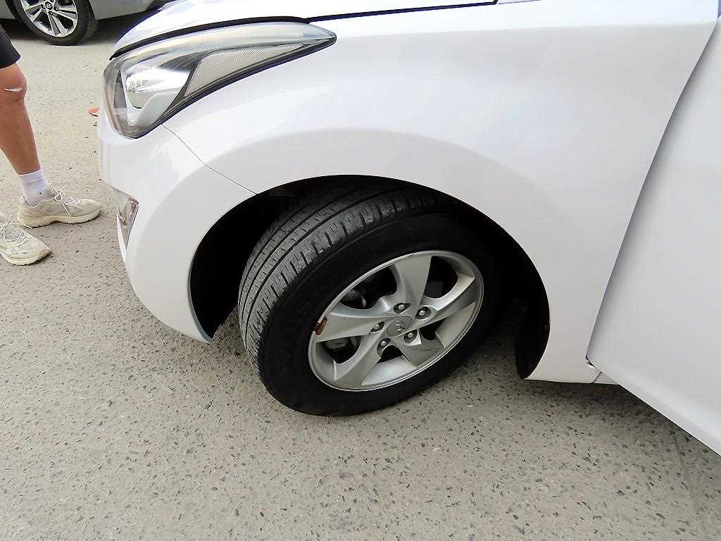 Hyundai Avante — photo 19