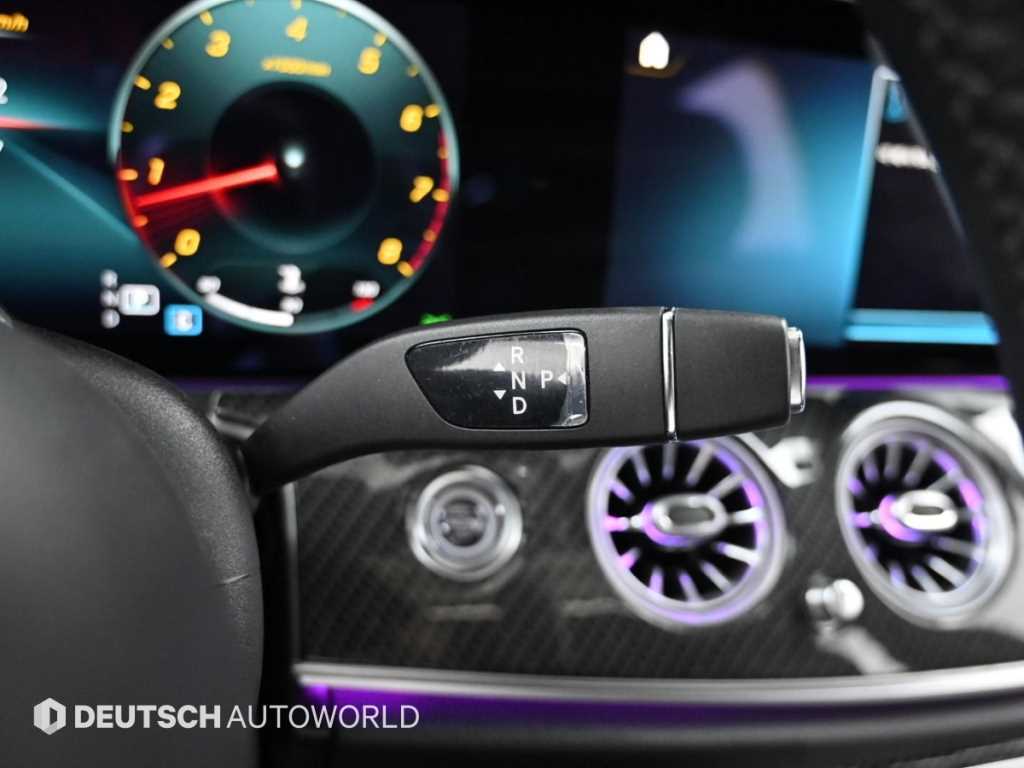 Mercedes-Benz E-Class — photo 09