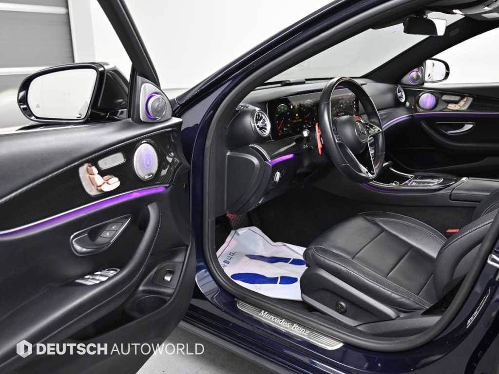Mercedes-Benz E-Class — photo 11