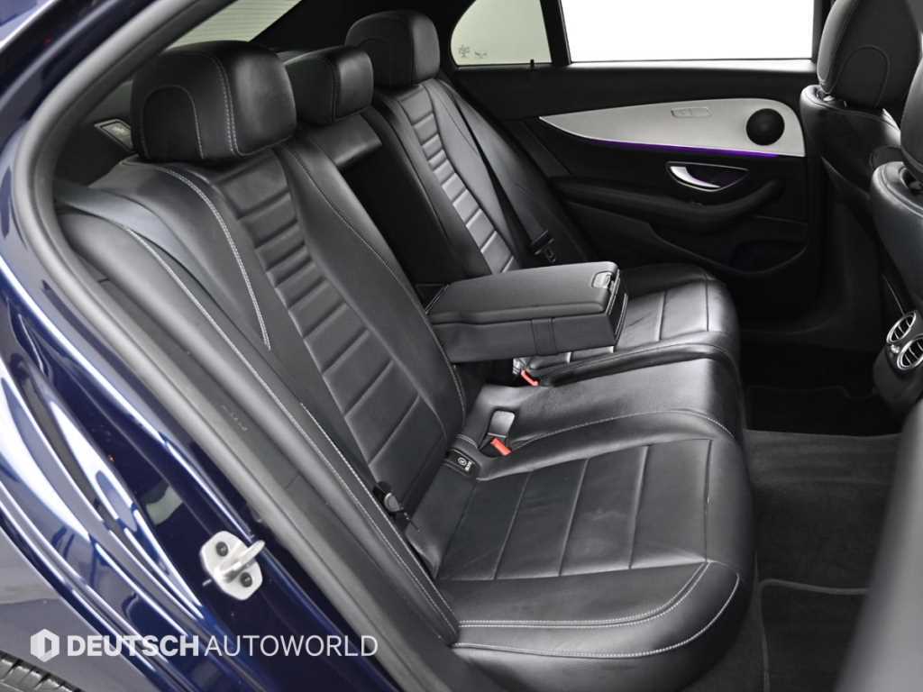 Mercedes-Benz E-Class — photo 12