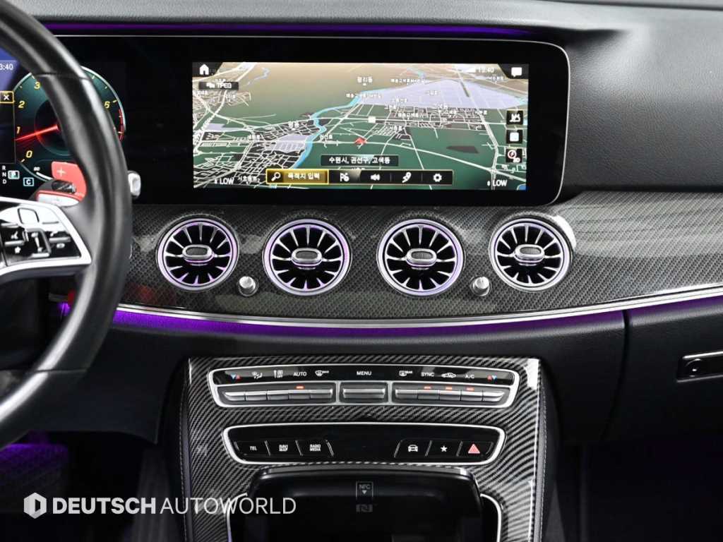Mercedes-Benz E-Class — photo 14