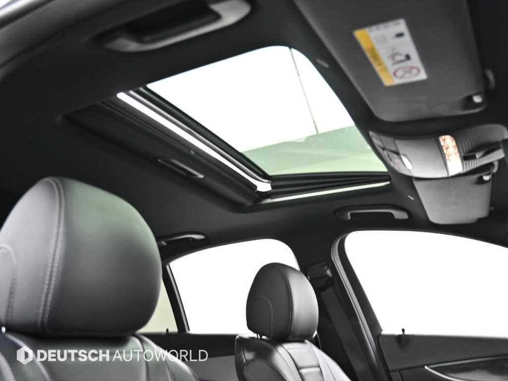 Mercedes-Benz E-Class — photo 18