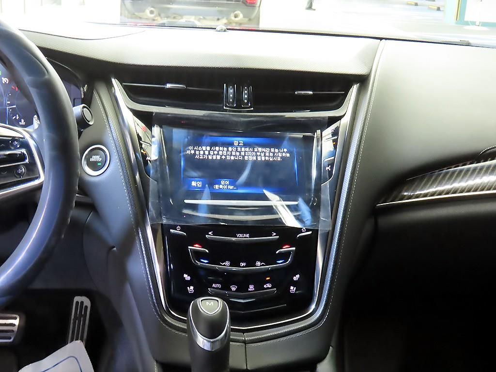 Cadillac CTS — photo 11