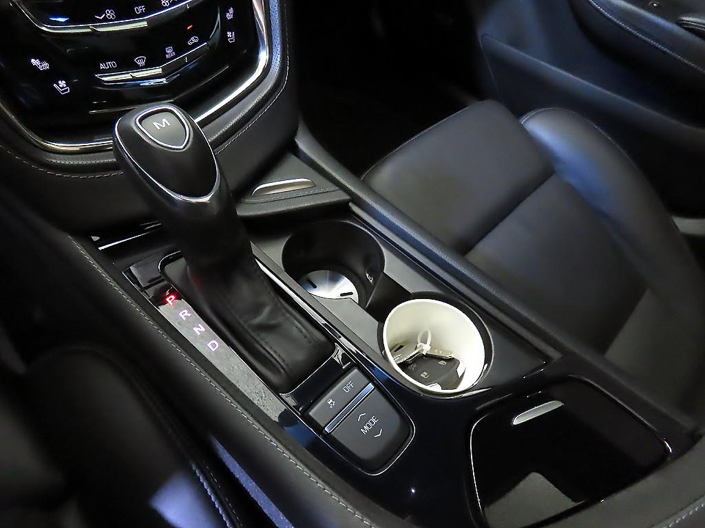 Cadillac CTS — photo 12