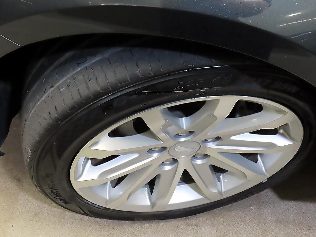 Cadillac CTS — photo 20
