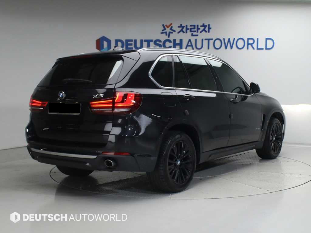 BMW X5 — photo 02