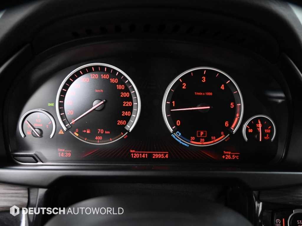 BMW X5 — photo 09